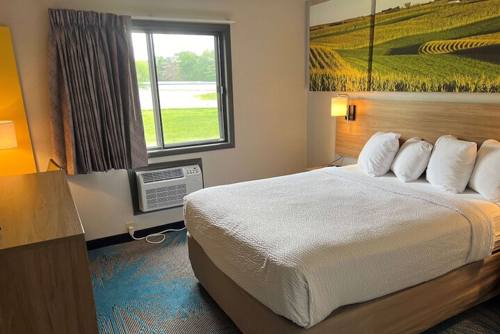 Room 21 of 34