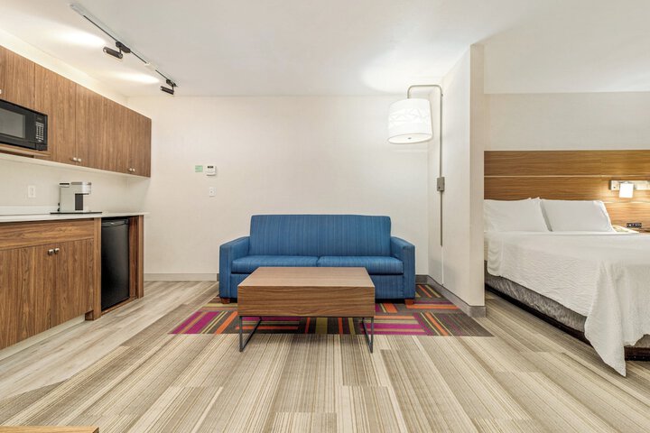 Room 78 of 348