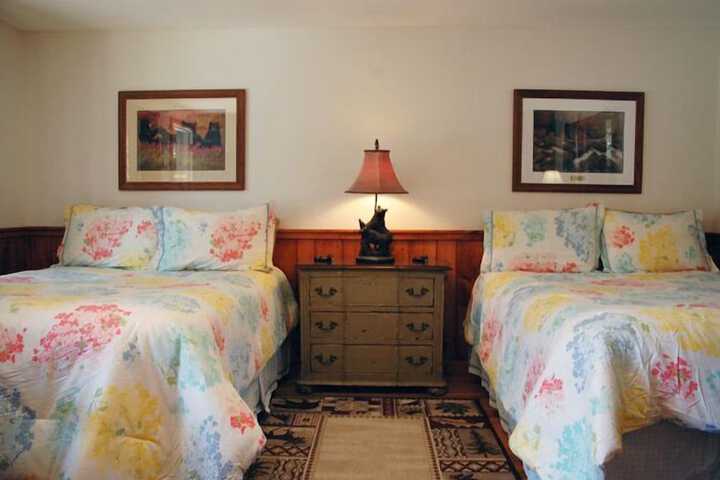 Room 104 of 191