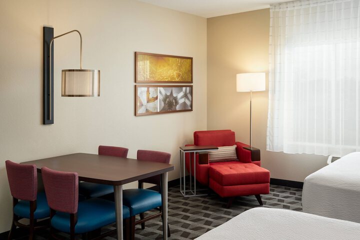 Room 22 of 34