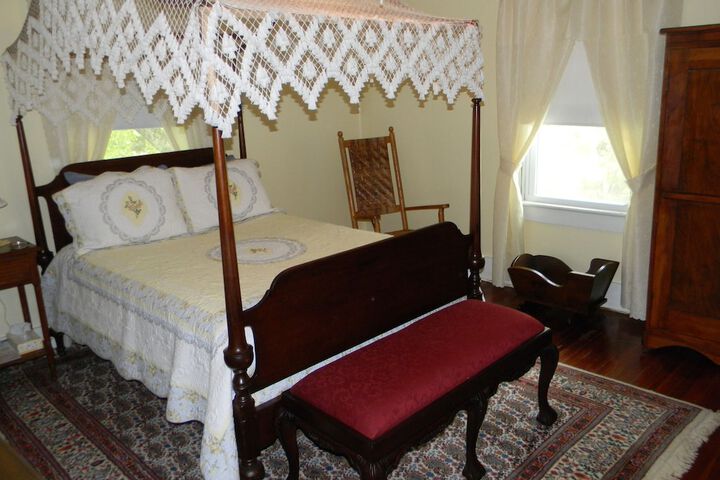 Room 11 of 17