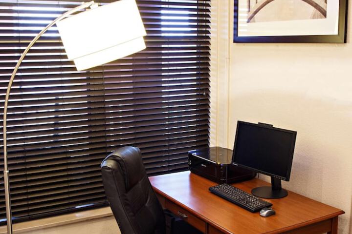 Country Inn & Suites by Radisson Harrisburg West Mechanicsburg