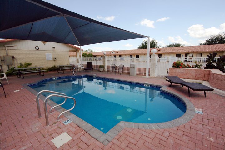 Pool 5 of 28
