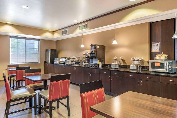 Comfort Suites Castle Rock - Denver South