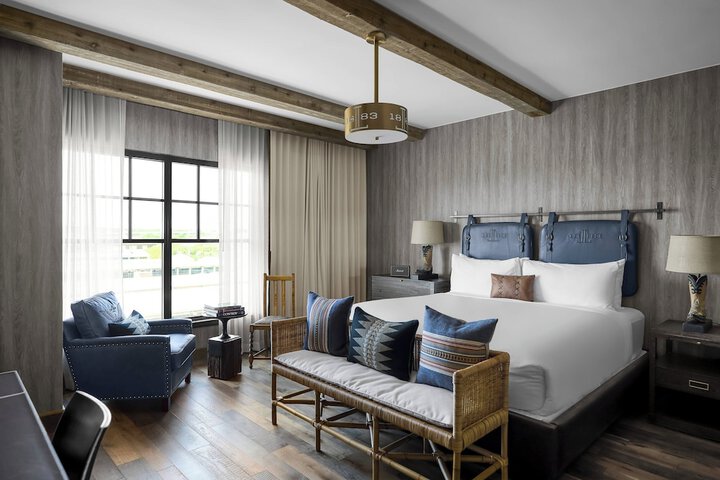 Room 48 of 100