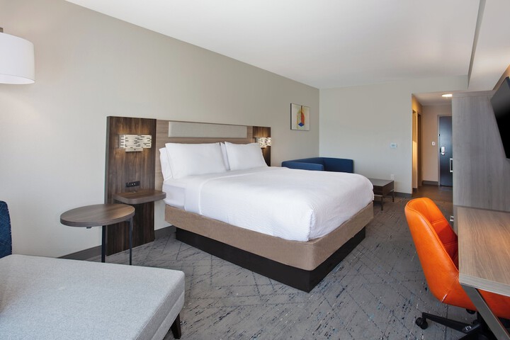 Room 42 of 61