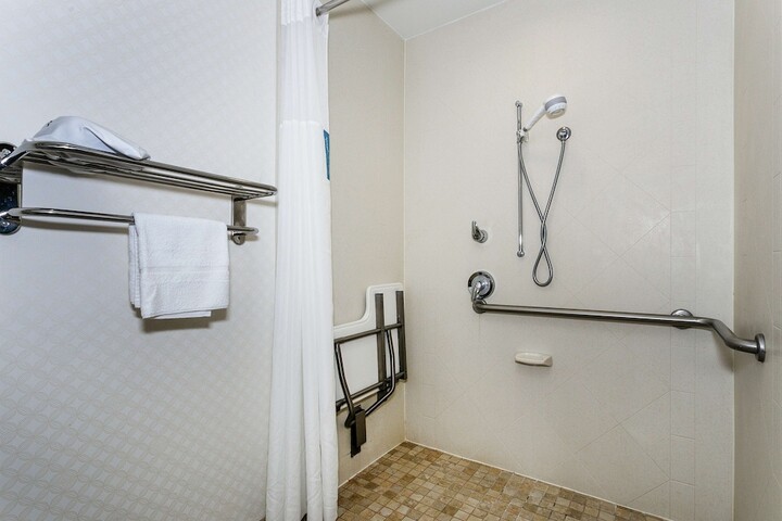 Room 34 of 65