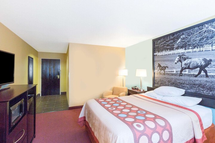 Super 8 by Wyndham Richmond