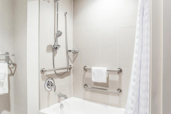Doubletree by Hilton Pleasant Prairie Kenosha