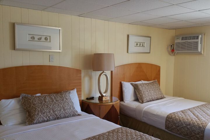 Room 28 of 44