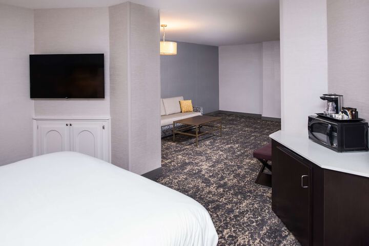 Room 93 of 118