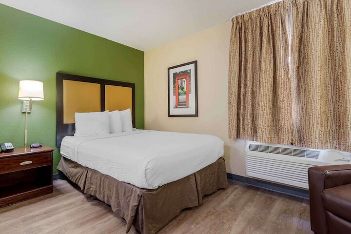 Room 9 of 31