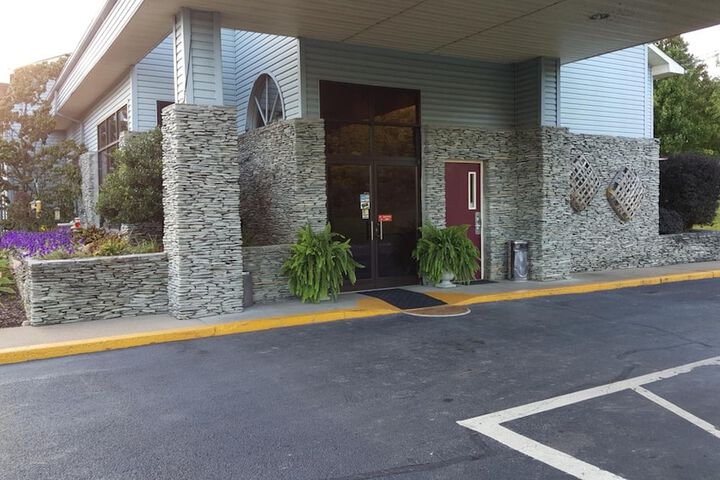 Hotel 4 of 50