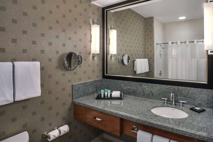 Room 9 of 27