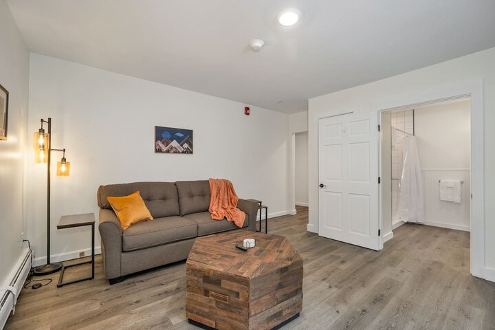 Room 115 of 185