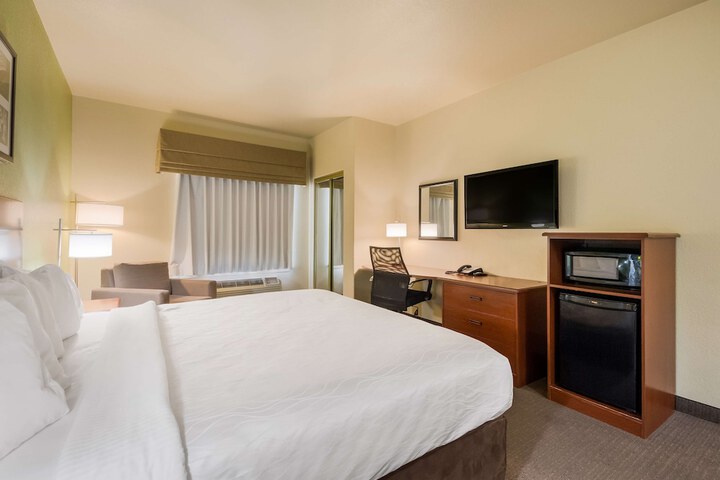 Room 14 of 48