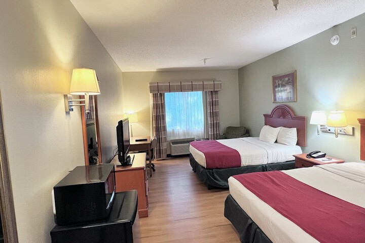 Room 16 of 40