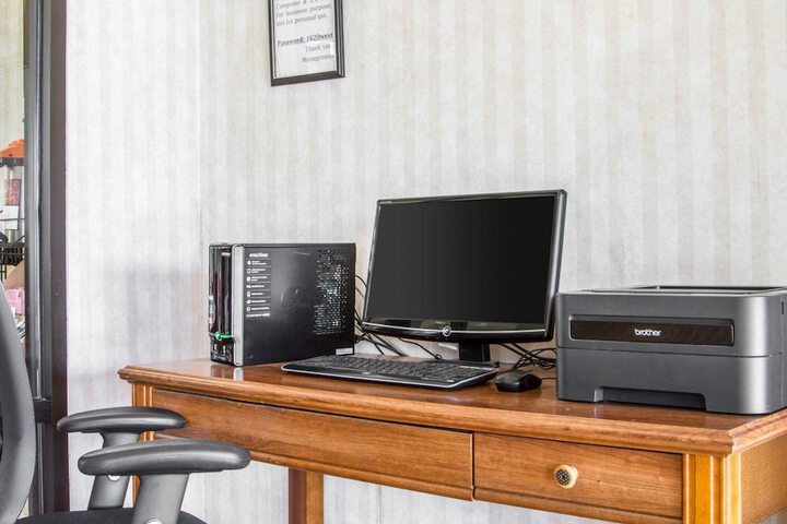 Business Center 23 of 23