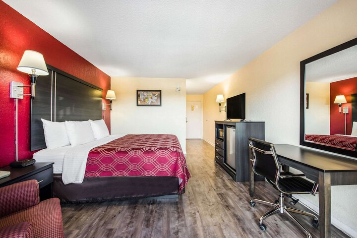 Room 20 of 35