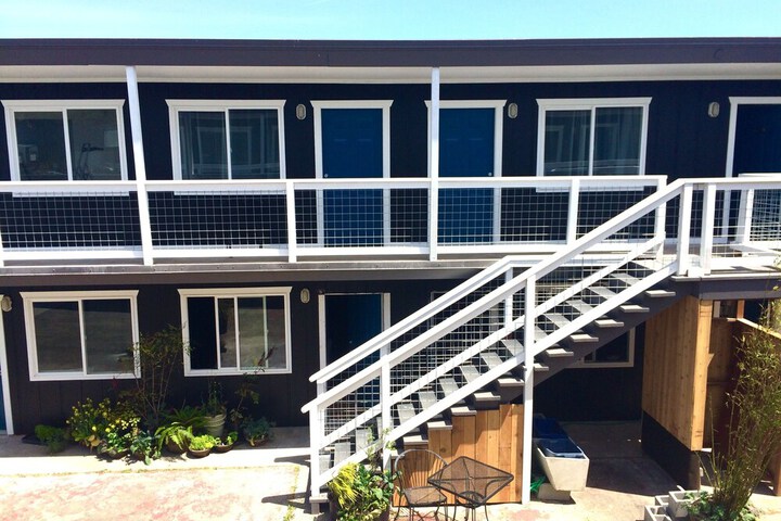 Hotel Exterior 83 of 90