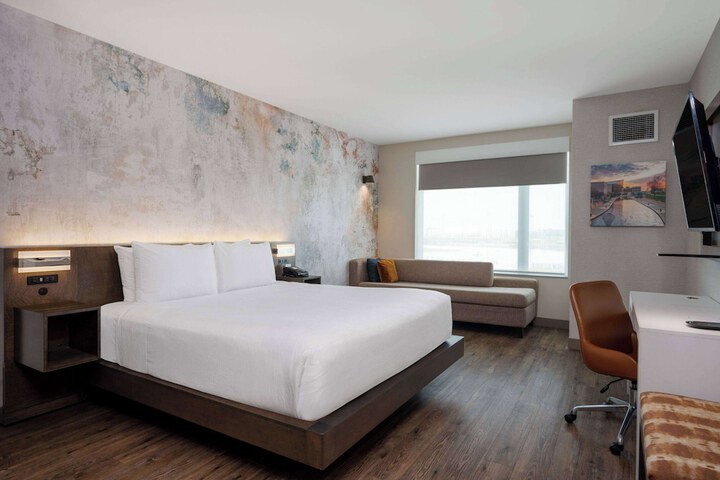 Room 14 of 34