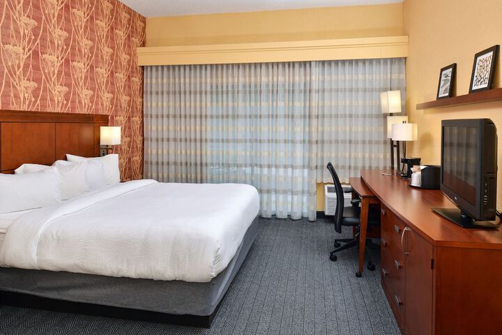 Courtyard by Marriott Detroit Utica
