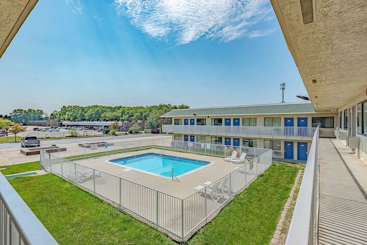 Pool 17 of 31