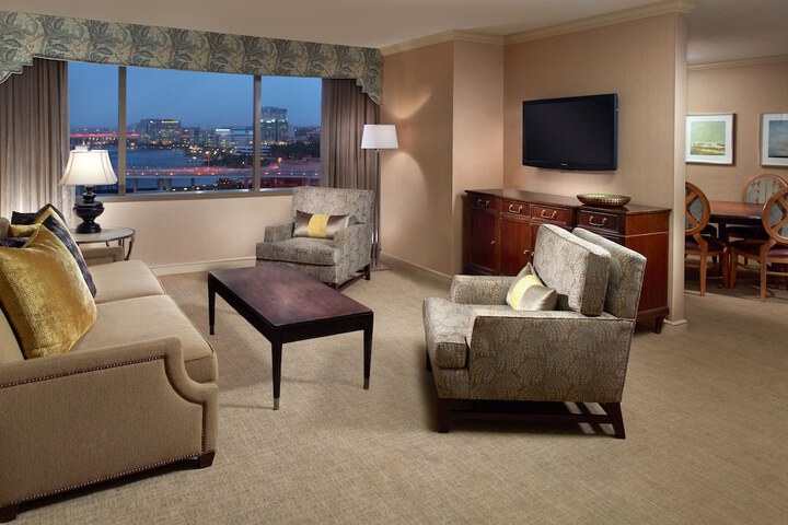 Room 16 of 40