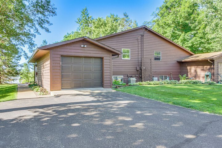 Beach & Lake Access: Brainerd Townhome
