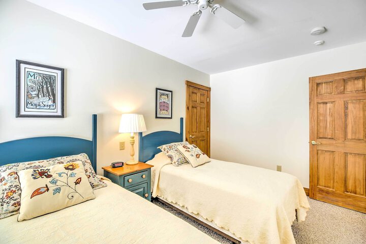 Inviting Ski-in / ski-out Condo at Jay Peak Resort!