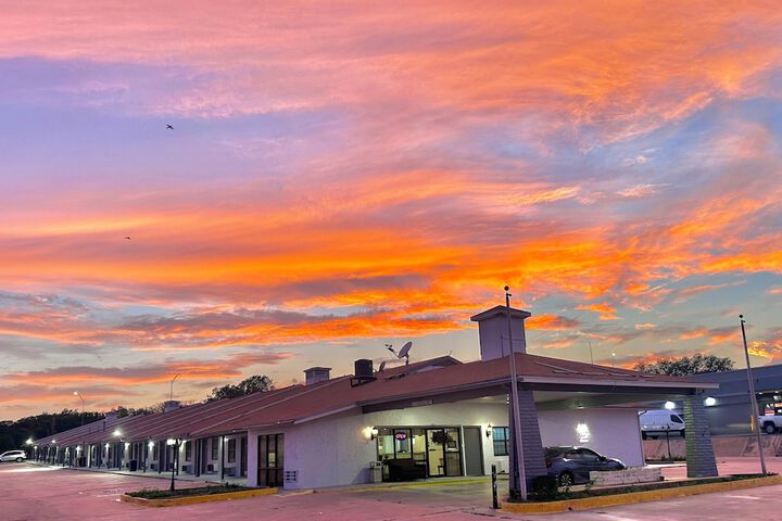 Sunset Inn