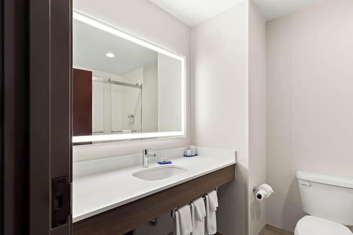 Holiday Inn Express & Suites Perry by IHG