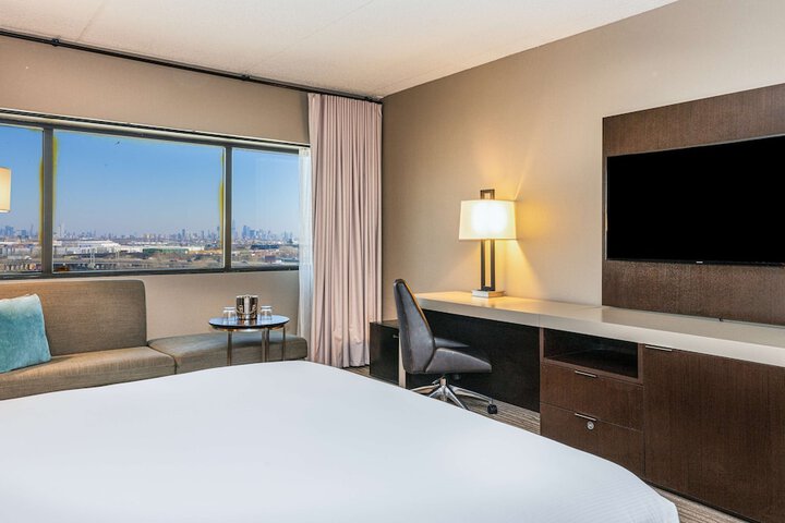 DoubleTree by Hilton Hotel Newark Airport
