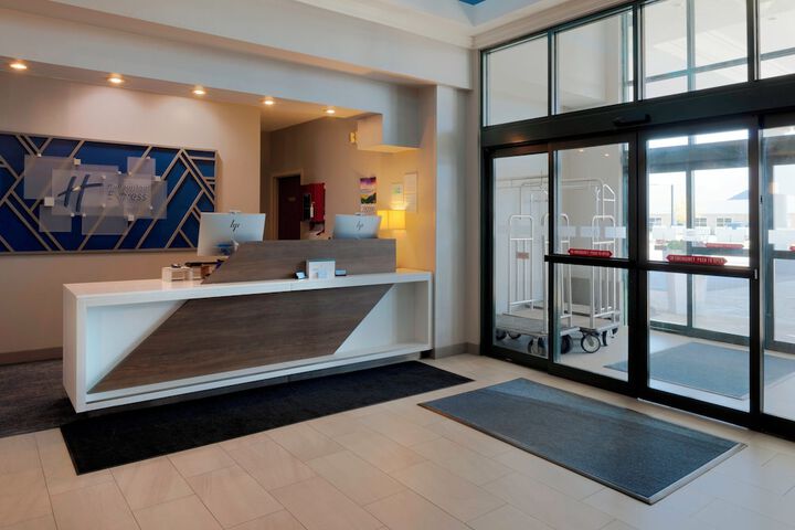 Holiday Inn Express Hotel & Suites Fort Atkinson by IHG