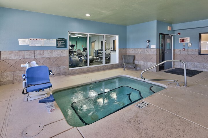Holiday Express & Suites Portales by IHG