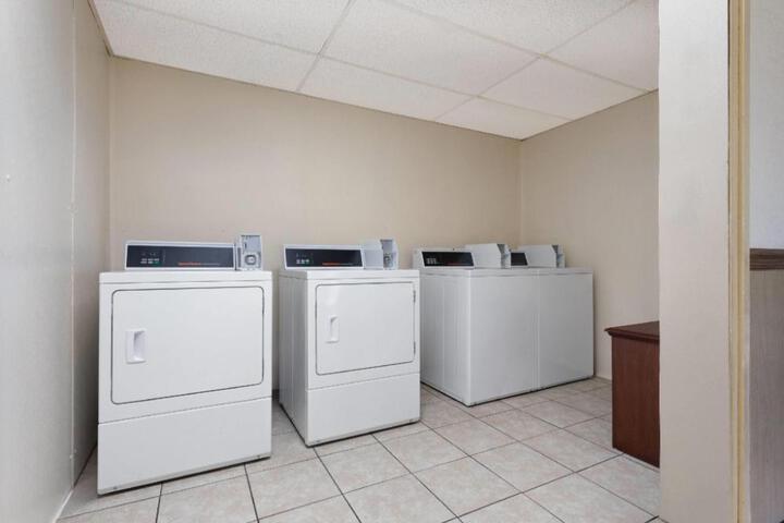 Super 8 by Wyndham Columbus