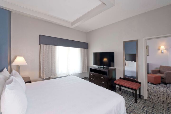 Room 21 of 35