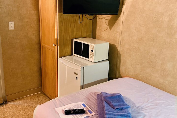 Room 19 of 38