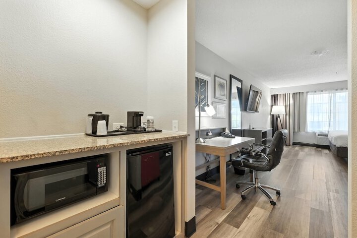Country Inn & Suites by Radisson Merrillville, IN