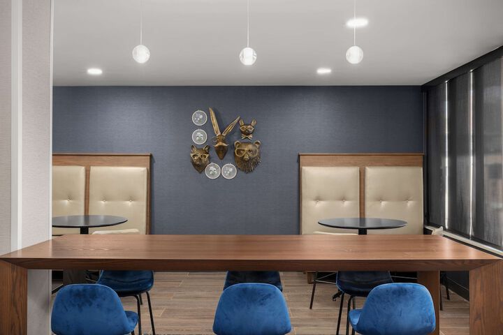 Hotel Westport Kansas City Tapestry Collection by Hilton