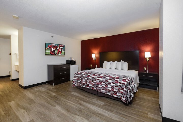 Room 32 of 38