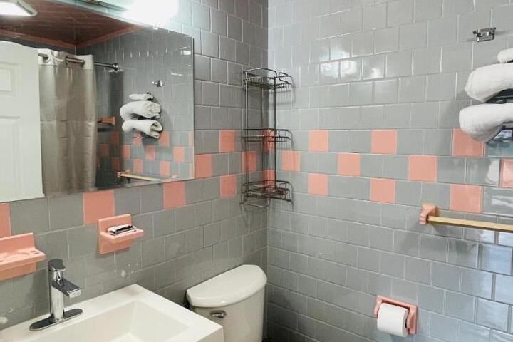 Avalon Motel