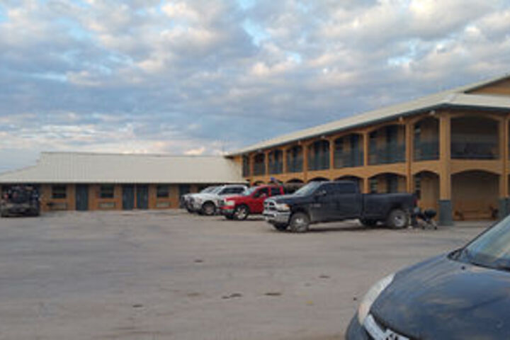 Derrick Inn