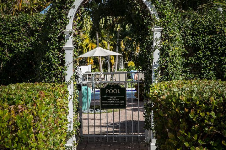 Olde Marco Island Inn and Suites