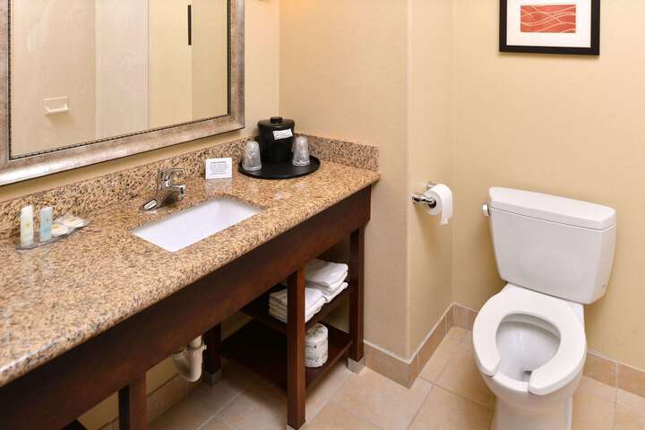 Comfort Inn & Suites (Formerly Executive Inn & Suites Mexia)