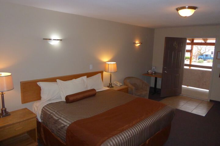 Room 17 of 35