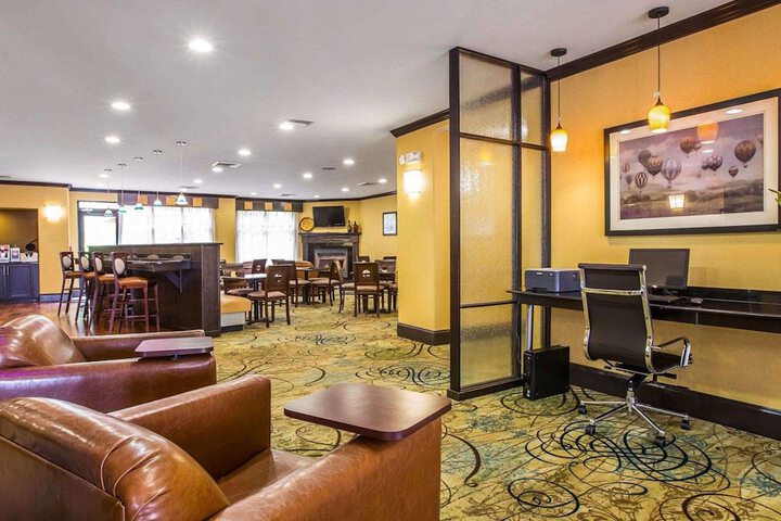 Hotel Interior 10 of 27