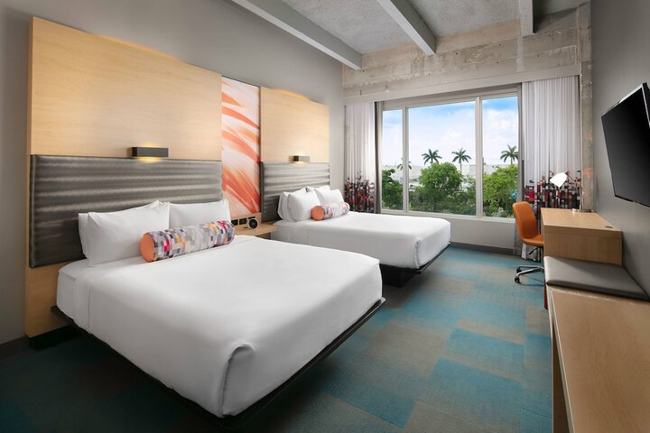 Room 10 of 27