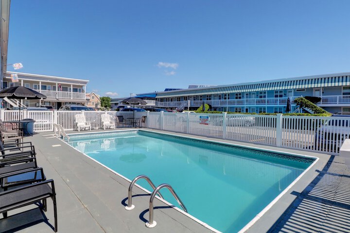 Pool 13 of 71