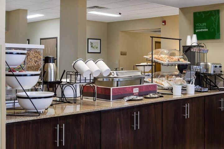 Breakfast/Coffee Service 18 of 24